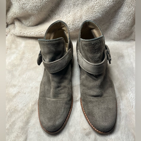 Stuart Weitzman Dude suede ankle boots Womens 6.5 - Picture 2 of 7